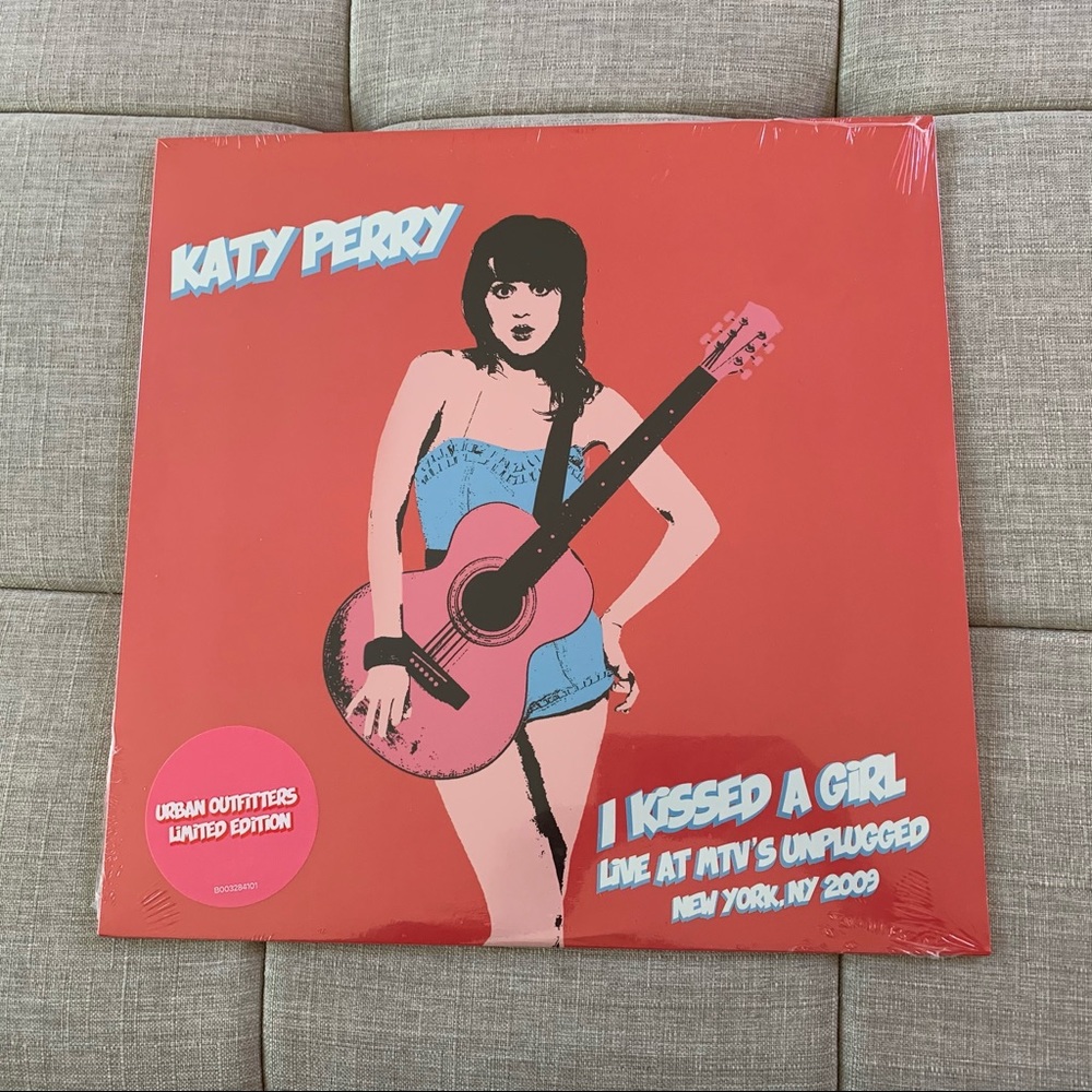 IKissedAGirl (LiveAtMTVUnplugged, NewYork, NY2009)